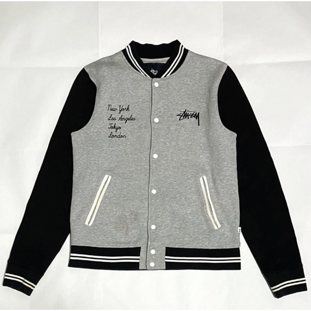 STUSSY - Stussy ステューシー スタジャン カレッジロゴ 刺繍 STUSSY - Stussy ステューシー スタジャン カレッジロゴ 刺繍