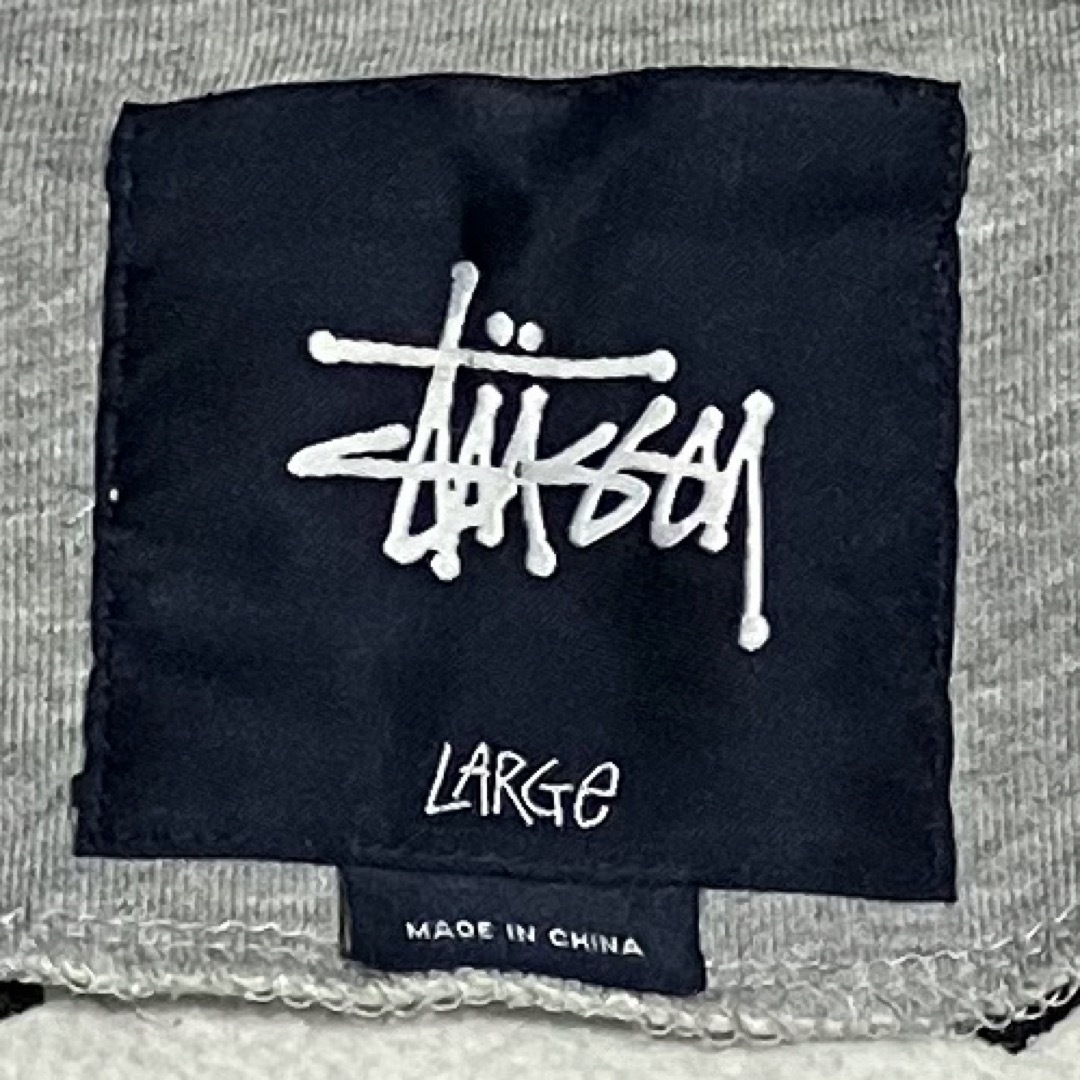STUSSY - Stussy ステューシー スタジャン カレッジロゴ 刺繍 STUSSY - Stussy ステューシー スタジャン カレッジロゴ 刺繍