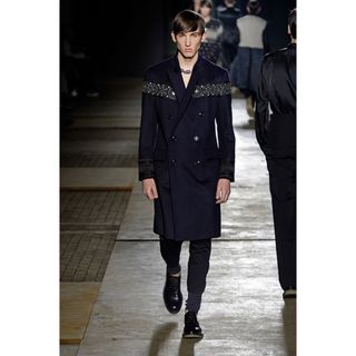 DRIES VAN NOTEN(ステンカラーコート)のフリマアイテム一覧 DRIES VAN NOTEN(ステンカラーコート)のフリマアイテム一覧