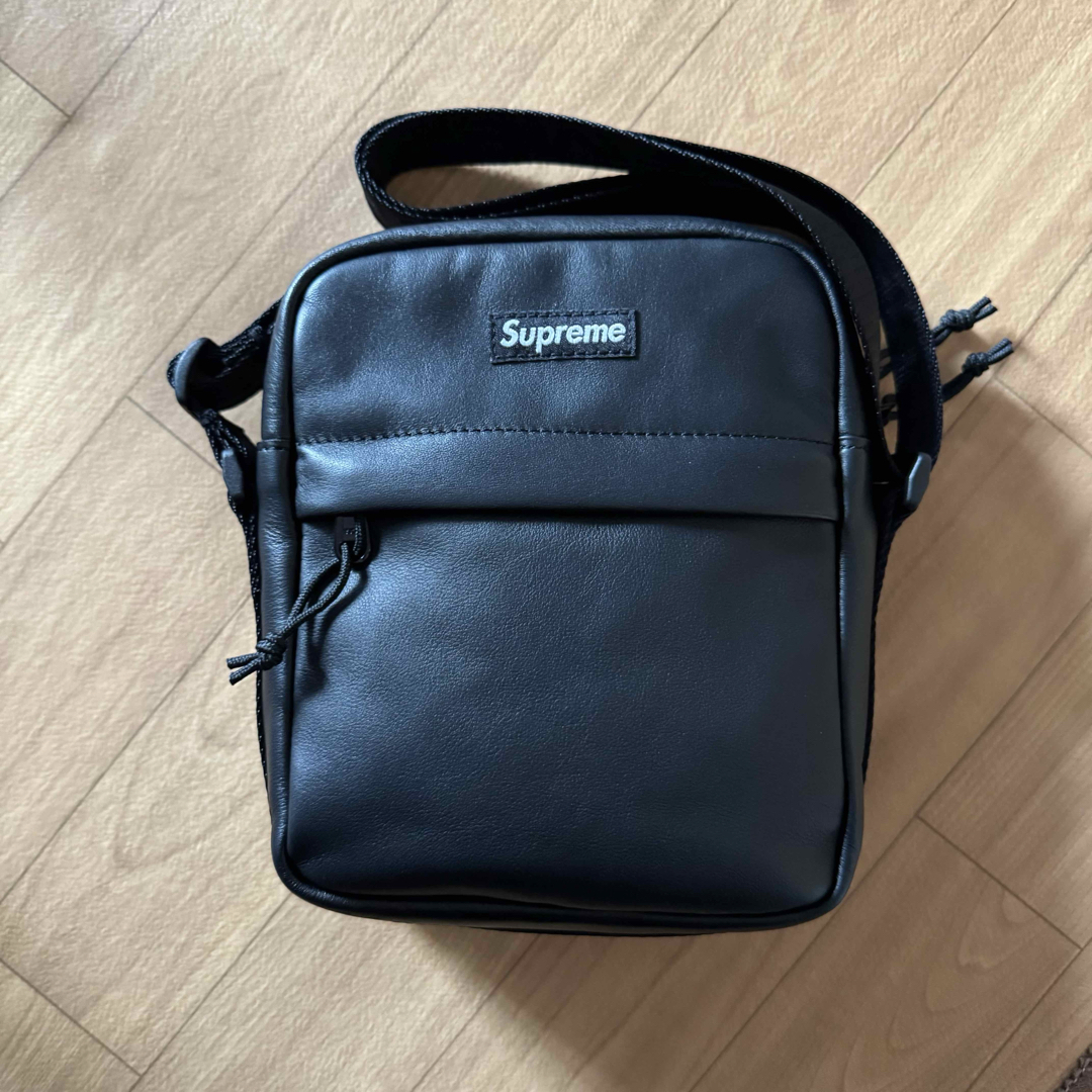 Supreme - Supreme Leather Shoulder Bag Black 黒の通販 by KJ Supreme - Supreme Leather Shoulder Bag Black 黒の通販 by KJ