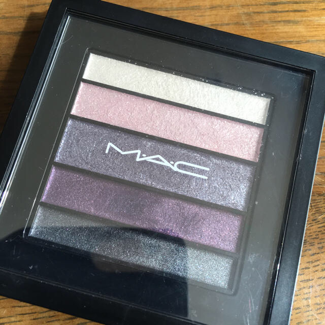 MAC(マック)のMAC アイシャドウ パレット 紫 ピンク コスメ/美容のベースメイク/化粧品(アイシャドウ)の商品写真