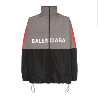 BALENCIAGA(ナイロンジャケット ・ レッド/赤色系)のフリマ BALENCIAGA(ナイロンジャケット ・ レッド/赤色系)のフリマ