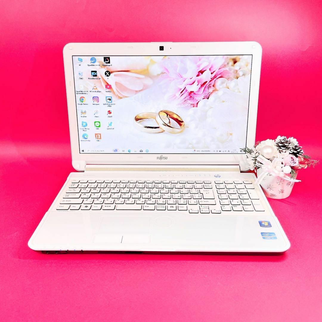 サクサク動く✨️Corei7✨️ブルーレイ!カメラ付き白ノート サクサク動く✨️Corei7✨️ブルーレイ!カメラ付き白ノート