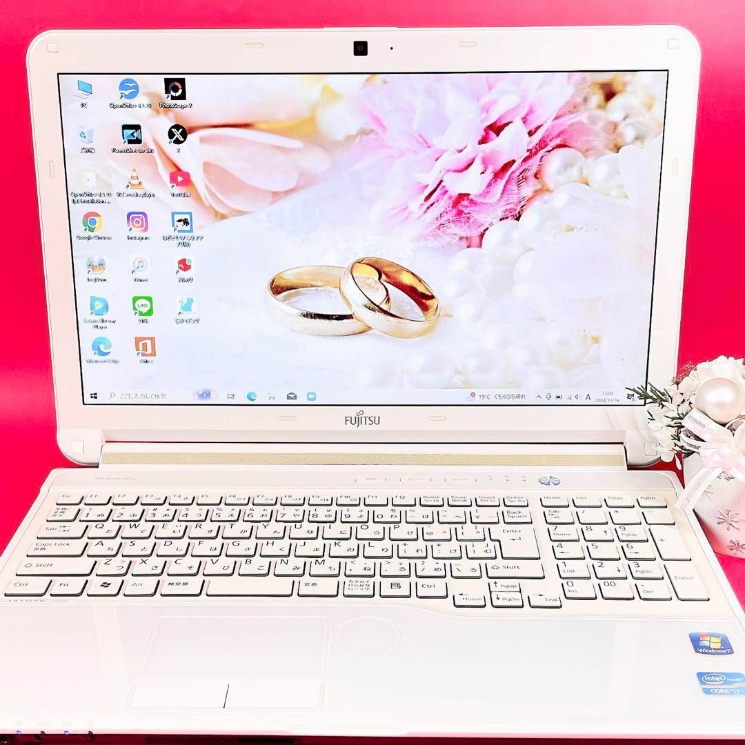 サクサク動く✨️Corei7✨️ブルーレイ!カメラ付き白ノート サクサク動く✨️Corei7✨️ブルーレイ!カメラ付き白ノート