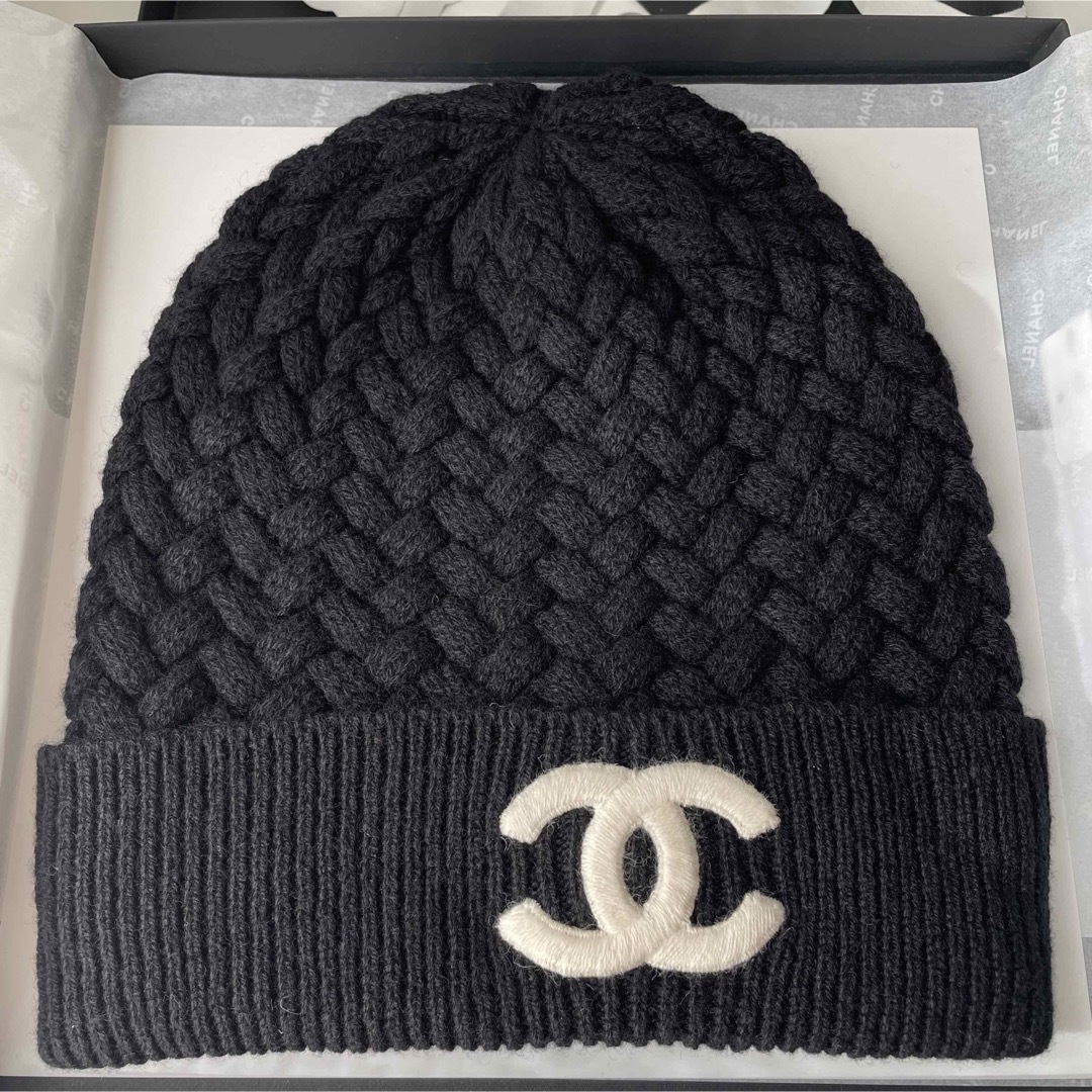 CHANEL - 新品未使用 シャネル CHANEL 24k 大人気 ニット帽 黒の CHANEL - 新品未使用 シャネル CHANEL 24k 大人気 ニット帽 黒の
