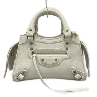 BALENCIAGA(バッグ ・ ホワイト/白色系)のフリマアイテム一覧 BALENCIAGA(バッグ ・ ホワイト/白色系)のフリマアイテム一覧