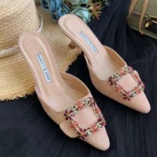MANOLO BLAHNIK(ミュール)のフリマアイテム一覧 MANOLO BLAHNIK(ミュール)のフリマアイテム一覧