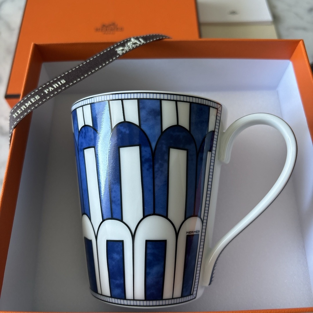 HERMES(エルメス)の新品 HERMES マグカップ ブルーダイユール No3 インテリア/住まい/日用品のキッチン/食器(グラス/カップ)の商品写真