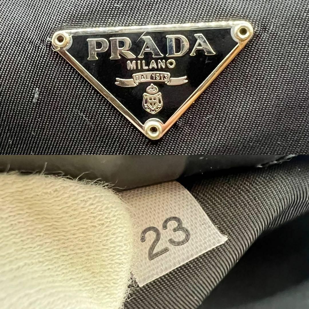 PRADA - 【美品】プラダ ポーチ ナイロン 三角ロゴ ブラック 白 PRADA - 【美品】プラダ ポーチ ナイロン 三角ロゴ ブラック 白