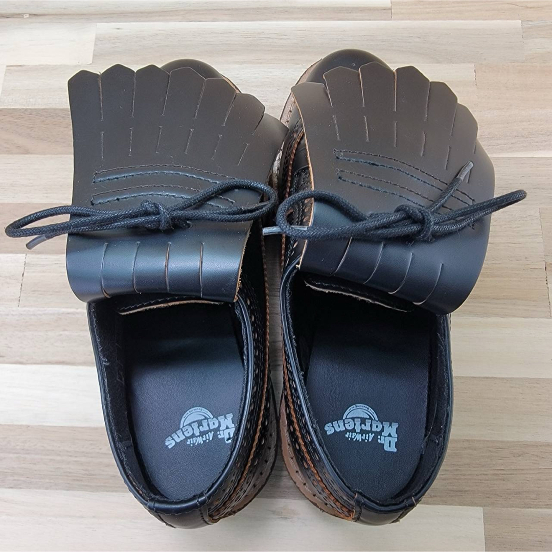 Dr.Martens - ドクターマーチン ウイングチップ タッセル 付き Dr.Martens - ドクターマーチン ウイングチップ タッセル 付き