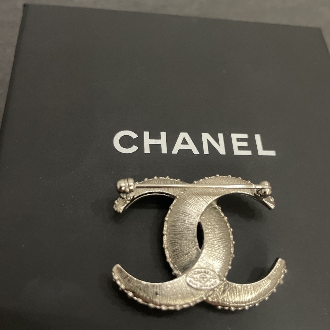 CHANEL - 専用 美品 CHANELブローチの通販 by yi⭐️｜シャネル