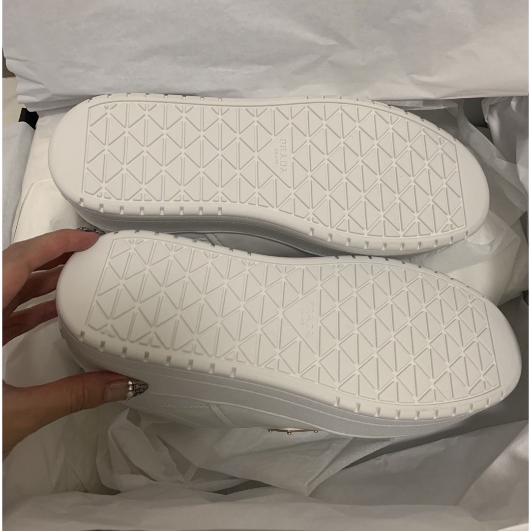 PRADA 厚底スニーカー ホワイト PRADA 厚底スニーカー ホワイト
