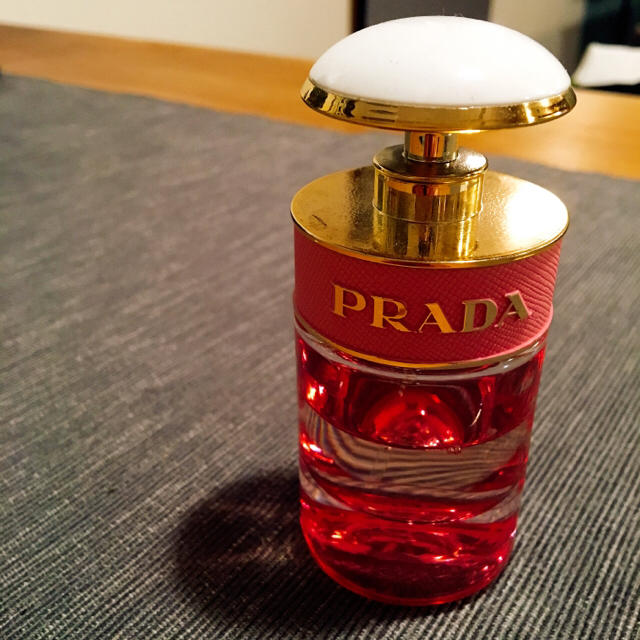 PRADA(プラダ)の香水 プラダ オードトワレ キャンディ 5割未使用 コスメ/美容の香水(香水(女性用))の商品写真