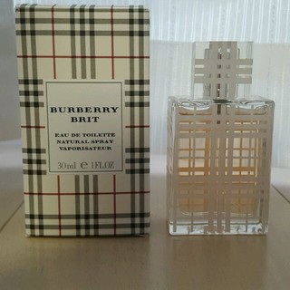 バーバリー(BURBERRY)の新品同様！！BURBERRY BRIT オードトワレ 30ml 甘い香りの香水♡(ユニセックス)