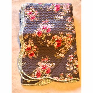 LAURA ASHLEY(ソファ/ソファベッド)のフリマアイテム一覧 LAURA ASHLEY(ソファ/ソファベッド)のフリマアイテム一覧