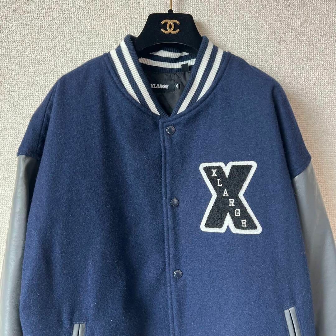極美品 エクストララージ スタジャン 袖切り替え パイルロゴ xl