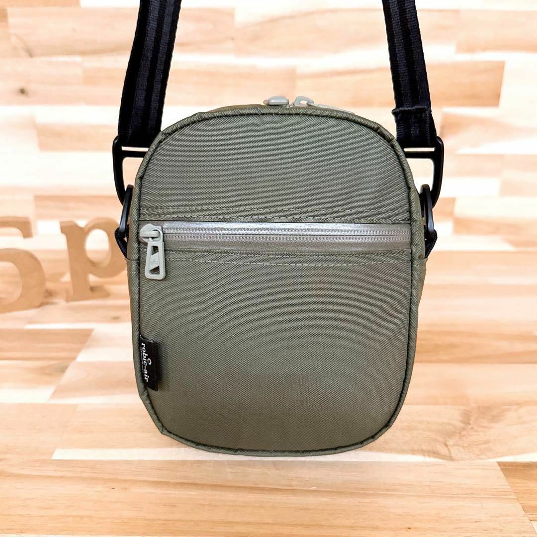 美品【エフシーイー】ロビック メディズン ナイロン ショルダー 美品【エフシーイー】ロビック メディズン ナイロン ショルダー