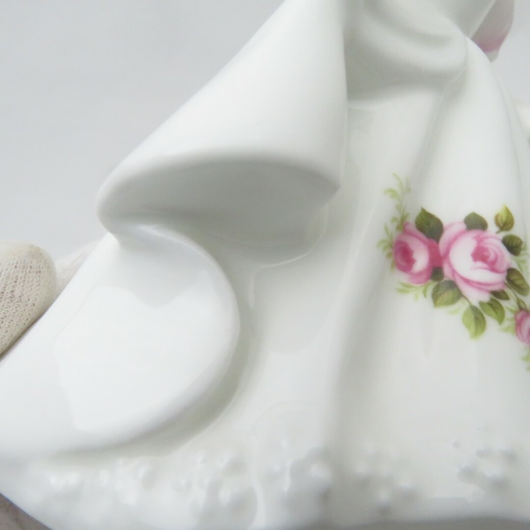 美品】ロイヤルドルトン 薔薇 置物 アンティーク 美品】ロイヤルドルトン 薔薇 置物 アンティーク