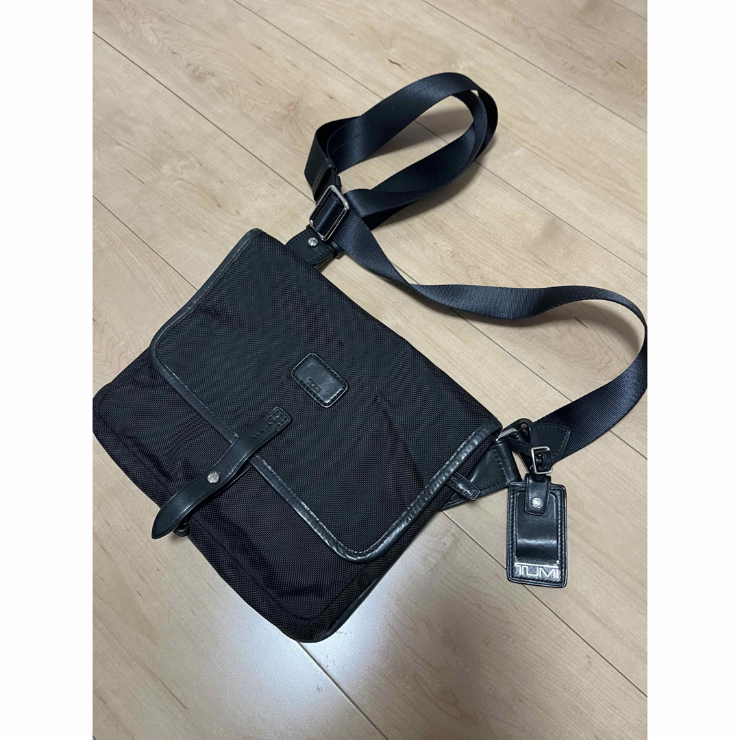 美品 TUMI ショルダーバッグ ボディーバッグ 美品 TUMI ショルダーバッグ ボディーバッグ