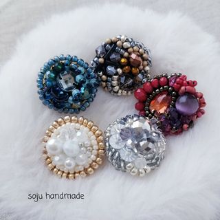 ミニブローチ5個組(①)　ビーズ刺繍　ブローチ(コサージュ/ブローチ)