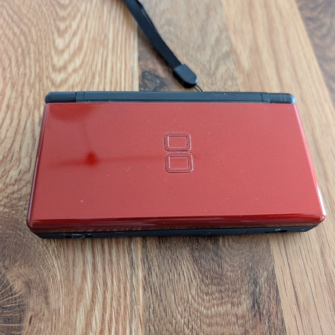 Nintendo DS ニンテンド-DS LITE クリムゾン/ブラック Nintendo DS ニンテンド-DS LITE クリムゾン/ブラック
