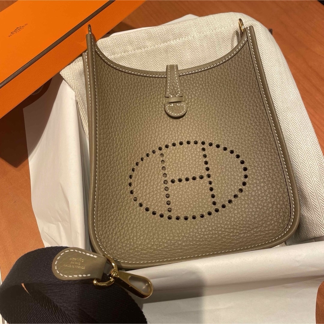 HERMES - 【新品未使用】エルメス　エヴリンtpm エトゥープ　ゴールド金具　W刻印
