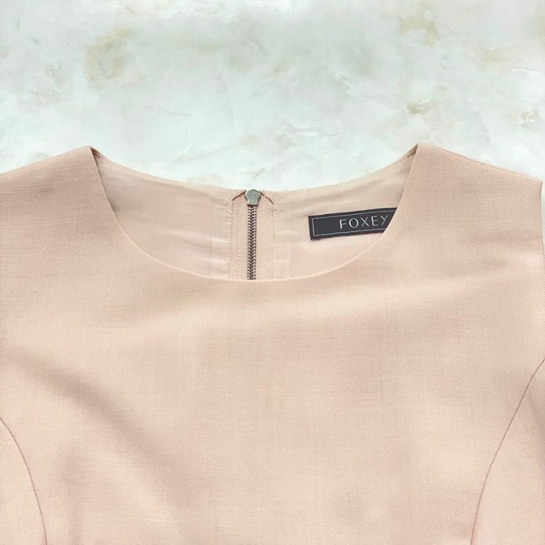 美品 FOXEY ノースリーブ レディスピーガ ワンピース ロゴプレート L 美品 FOXEY ノースリーブ レディスピーガ ワンピース ロゴプレート L