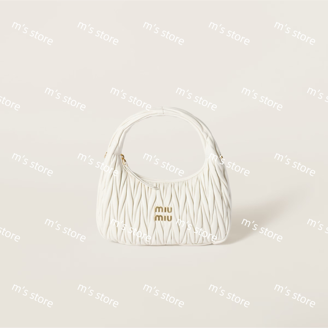 MIU MIU(ミュウミュウ)の新品 定価以下 miumiu ミュウミュウ ワンダー マテラッセ ホーボーバッグ レディースのバッグ(ハンドバッグ)の商品写真