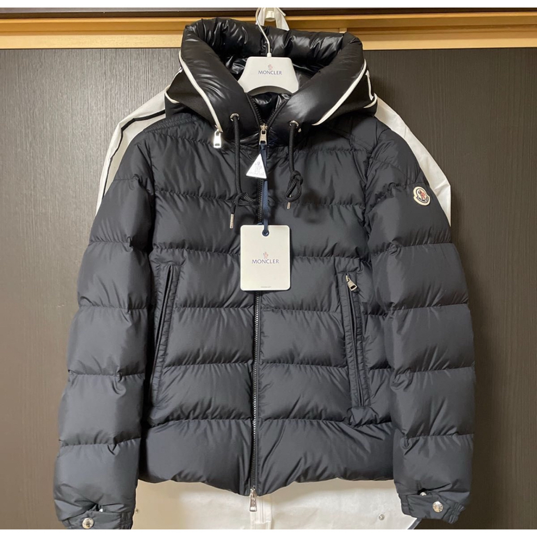 MONCLER - モンクレール カーデーレ新品同様190,000円の通販 by MONCLER - モンクレール カーデーレ新品同様190,000円の通販 by