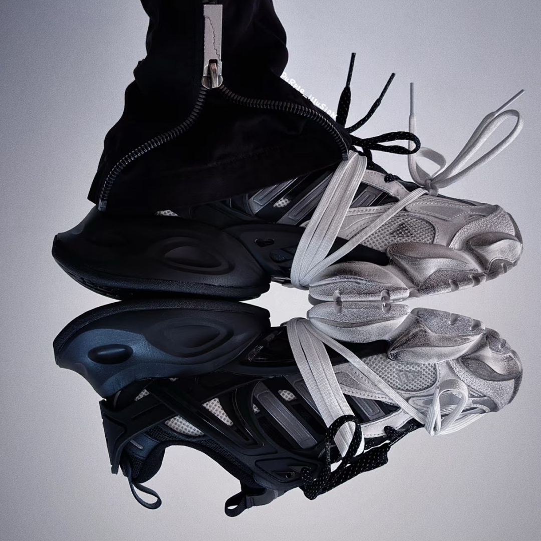 adidas - adidas xlg runner deluxe White and Blackの通販 by adidas - adidas xlg runner deluxe White and Blackの通販 by