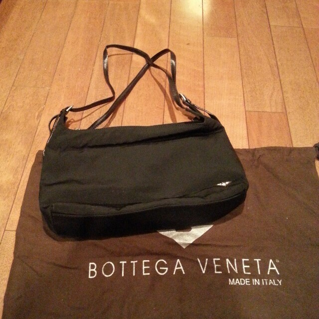 Bottega Veneta(ボッテガヴェネタ)の【お値下げ】ボッテガベネタ ショルダー レディースのバッグ(ショルダーバッグ)の商品写真