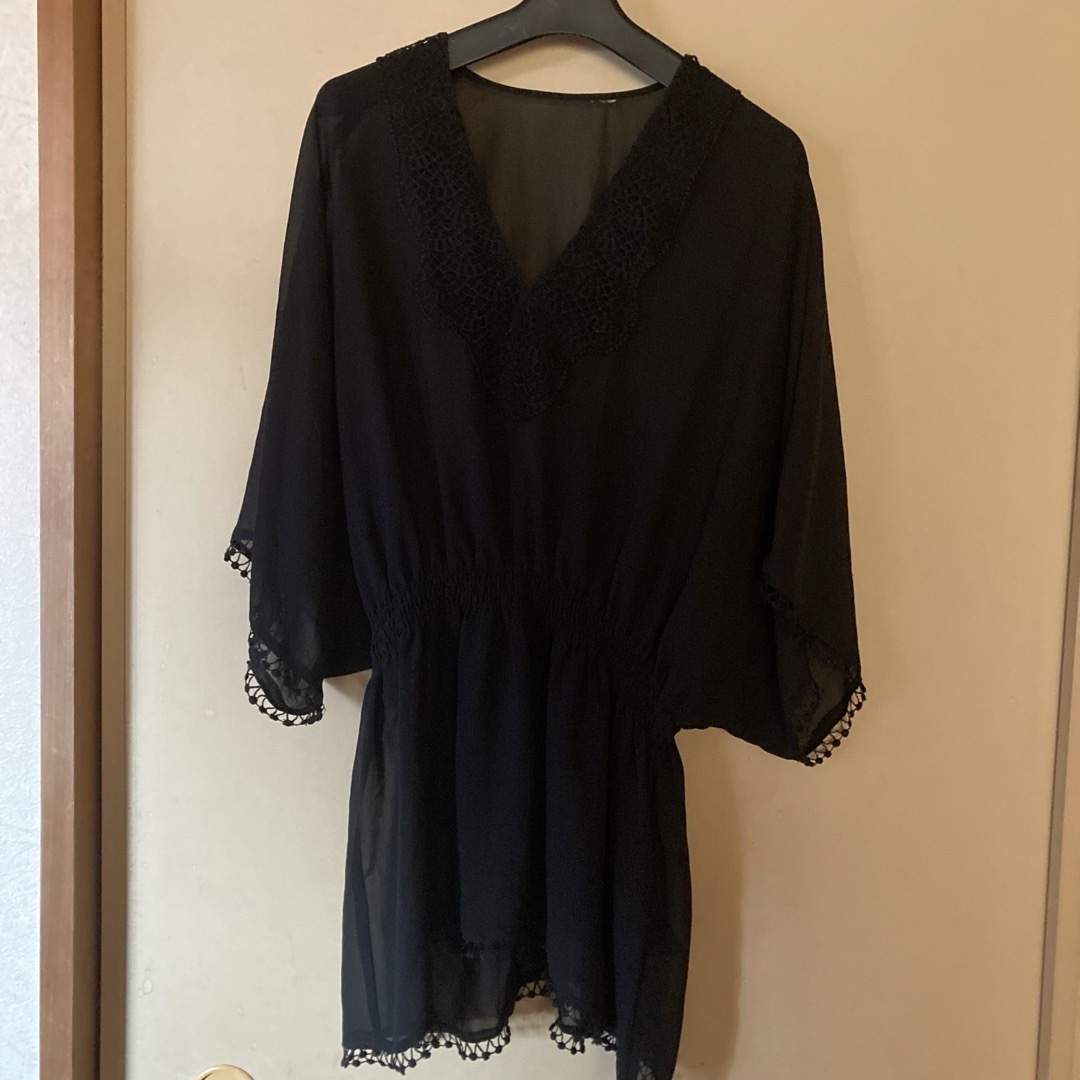 H&M(エイチアンドエム)の大きいサイズ H&M 黒 シフォンブラウス 五分丈 レース装飾 レディースのトップス(シャツ/ブラウス(長袖/七分))の商品写真