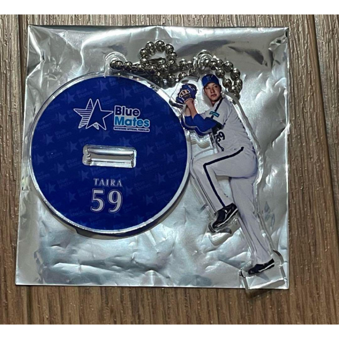 ベイスターズ 平良 アクスタ スポーツ/アウトドアの野球(応援グッズ)の商品写真