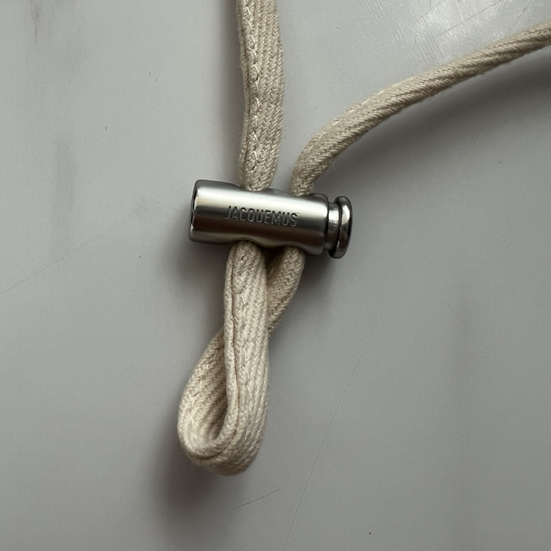 美品】JACQUEMUS バケットハット ホワイト 58 ※実物写真あり ハット 美品】JACQUEMUS バケットハット ホワイト 58 ※実物写真あり ハット