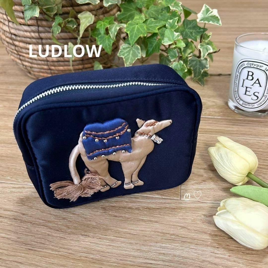 LUDLOW ラドロー ラクダティッシュケース付ポーチ 小物入れ 刺繍 LUDLOW ラドロー ラクダティッシュケース付ポーチ 小物入れ 刺繍