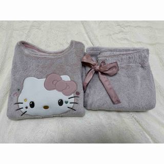 GU - GU マシュマロフィールラウンジセット(長袖) HELLO KITTYの GU - GU マシュマロフィールラウンジセット(長袖) HELLO KITTYの