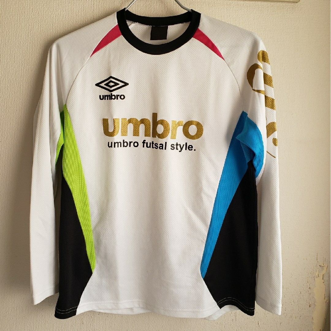 UMBRO(アンブロ)のアンブロ　umbro 長袖プラクティスシャツ スポーツ/アウトドアのサッカー/フットサル(ウェア)の商品写真