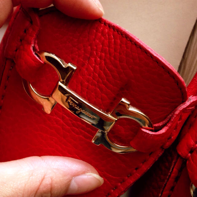 FERRAGAMO - 美品! フェラガモ♥︎赤ローファーの通販 by FERRAGAMO - 美品! フェラガモ♥︎赤ローファーの通販 by