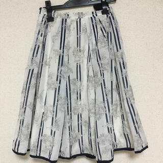 マーキュリーデュオ(MERCURYDUO)のストライプフラワースカート(ひざ丈スカート)