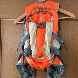 Deuter - ドイター フューチュラ 32(カーキ×メドー)バック Deuter - ドイター フューチュラ 32(カーキ×メドー)バック