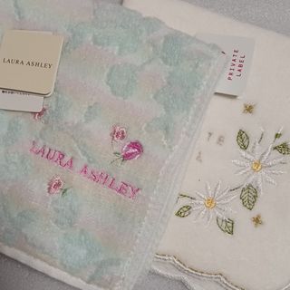 ローラアシュレイ(LAURA ASHLEY)の値下げ📌ローラアシュレイ&プライベートレーベル☆タオルハンカチ２枚セット🌼(ハンカチ)