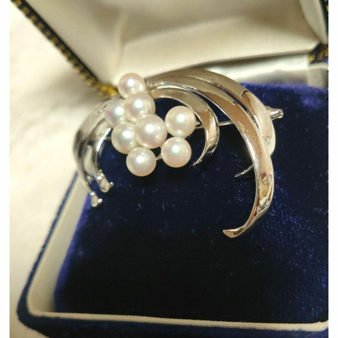 美品 ミキモト ブローチ silver ベビーパール 4〜5mm 希少 レア8粒 美品 ミキモト ブローチ silver ベビーパール 4〜5mm 希少 レア8粒