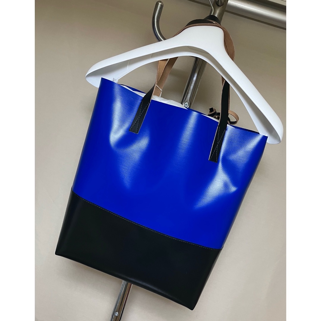 MARNI - 新品 23ss MARNI PVC トートバッグ 青黒 6979の通販 by MARNI - 新品 23ss MARNI PVC トートバッグ 青黒 6979の通販 by