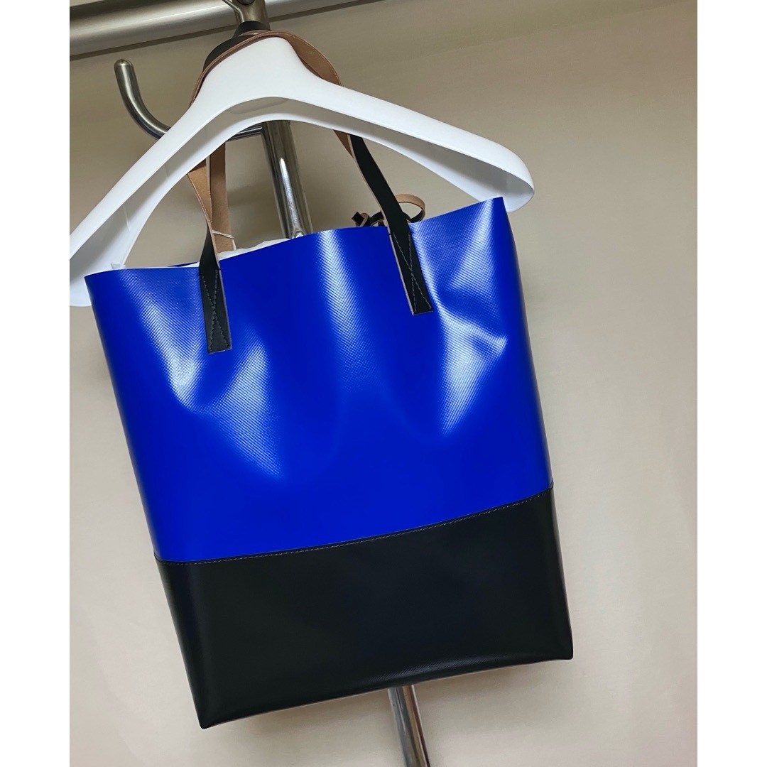 MARNI - 新品 23ss MARNI PVC トートバッグ 青黒 6979の通販 by MARNI - 新品 23ss MARNI PVC トートバッグ 青黒 6979の通販 by