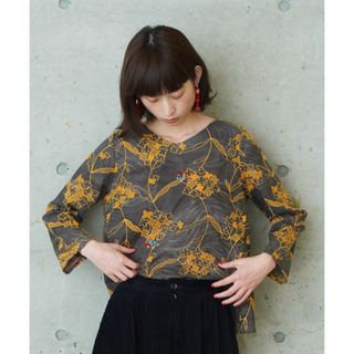 アトリエドゥサボン刺繍総柄ブラウスiami ミナペルホネン アトリエドゥサボン刺繍総柄ブラウスiami ミナペルホネン