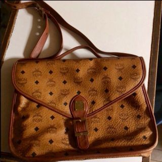 エムシーエム(MCM)の再出品！MCM ショルダーバッグ♡(ショルダーバッグ)