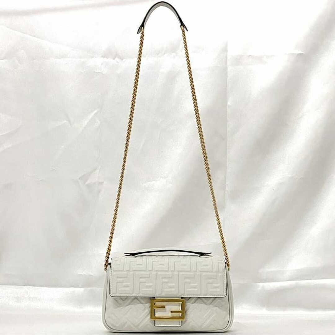 FENDI - フェンディ ショルダーバッグ バゲット チェーン ミディ FENDI - フェンディ ショルダーバッグ バゲット チェーン ミディ