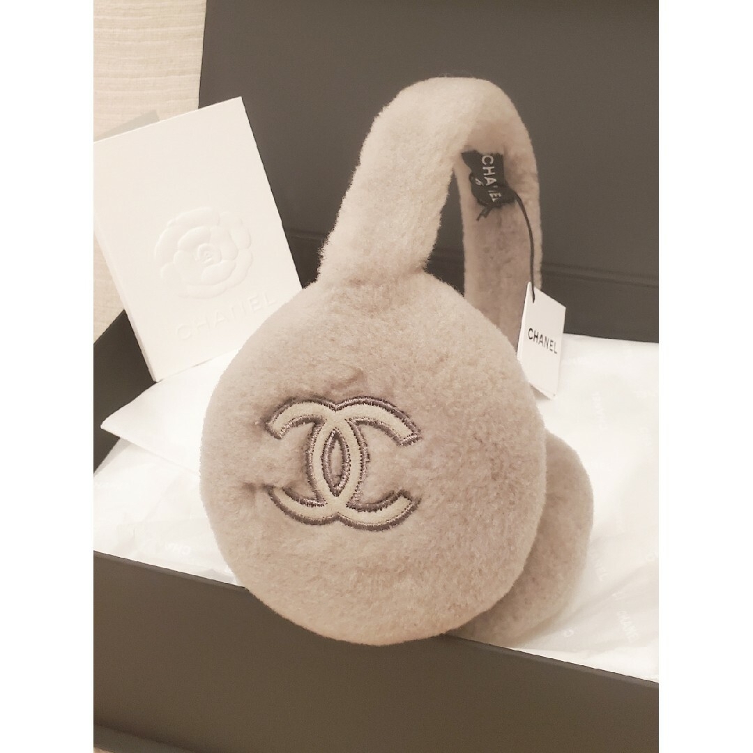 【おトク】 イヤーマフ CHANEL 今期最新・入手困難 ラクマ フリマアプリ | 新品 ココネージュ 小物