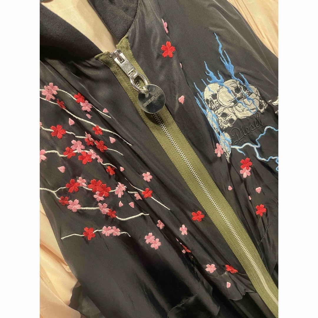 DIESEL☆定価約8万 豪華刺繍のスカジャン風デザインパーカー DIESEL☆定価約8万 豪華刺繍のスカジャン風デザインパーカー