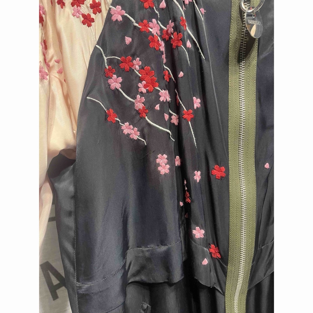 DIESEL☆定価約8万 豪華刺繍のスカジャン風デザインパーカー DIESEL☆定価約8万 豪華刺繍のスカジャン風デザインパーカー